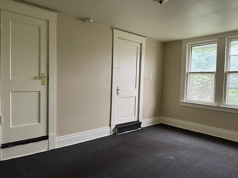 1802 Ferry Ave — Photo 2