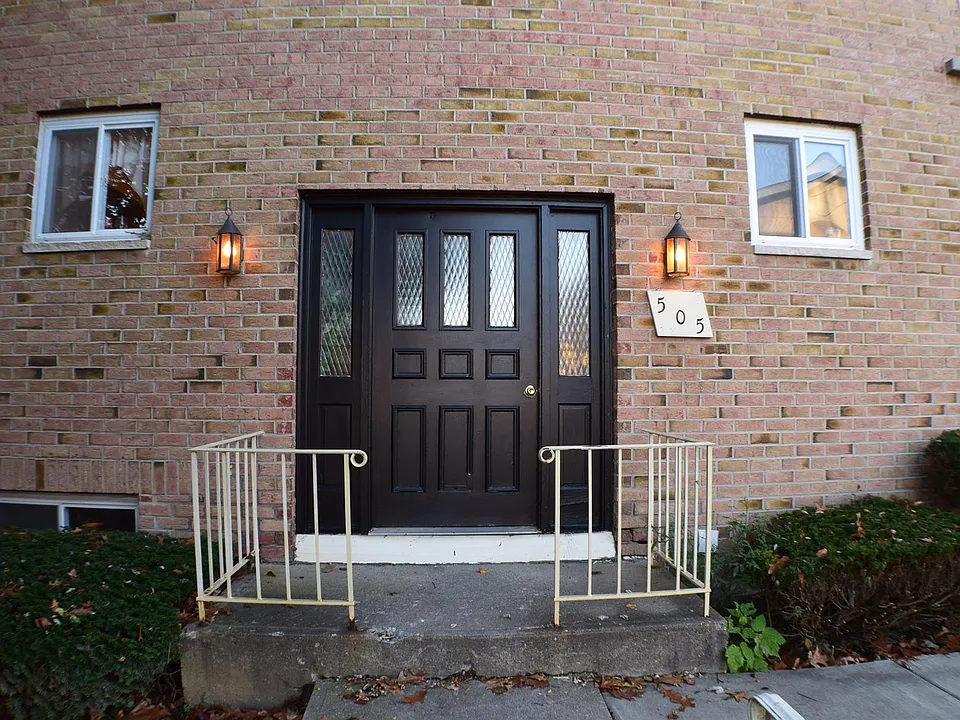Squire Colony Apartments