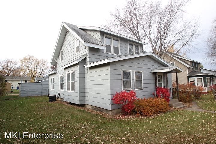 1st image of 429 29th Ave N