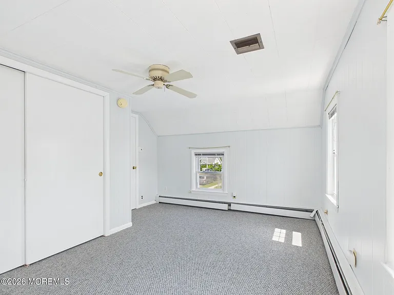 325 15th Ave — Photo 18