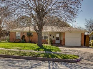 8275 Longford Dr, Fort Worth, TX 76116