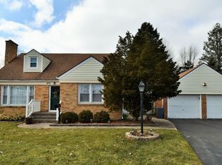 470 McHenry Ave, Crystal Lake, IL 60014