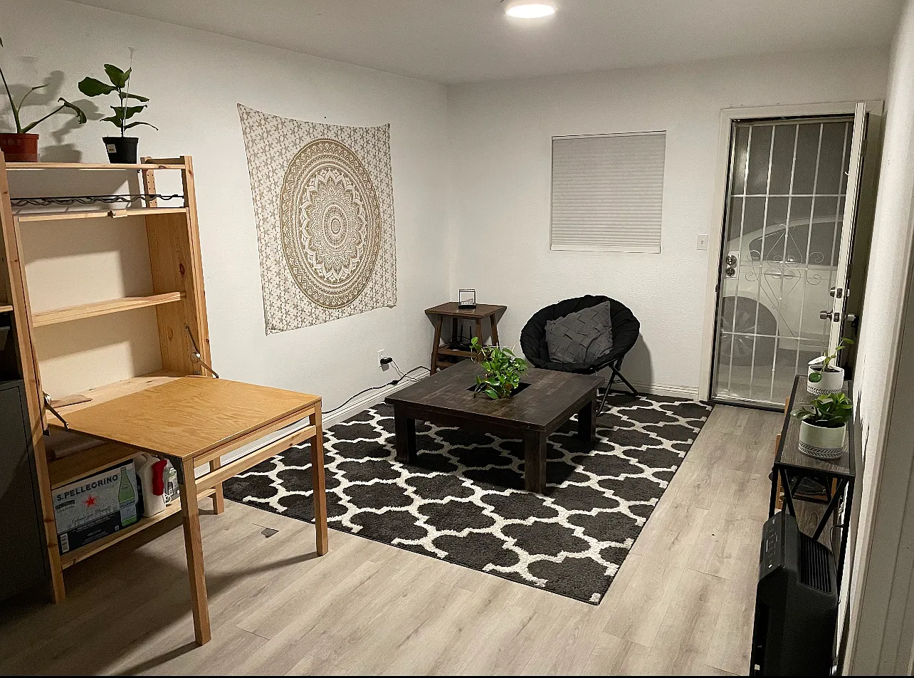 1 bed, 400 sqft, $1,700 — Photo 3