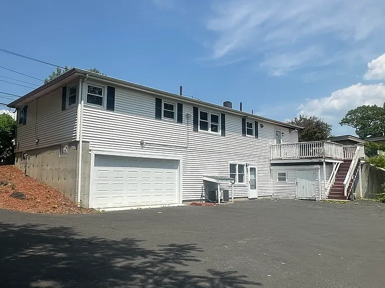 585 Burncoat St — Photo 2