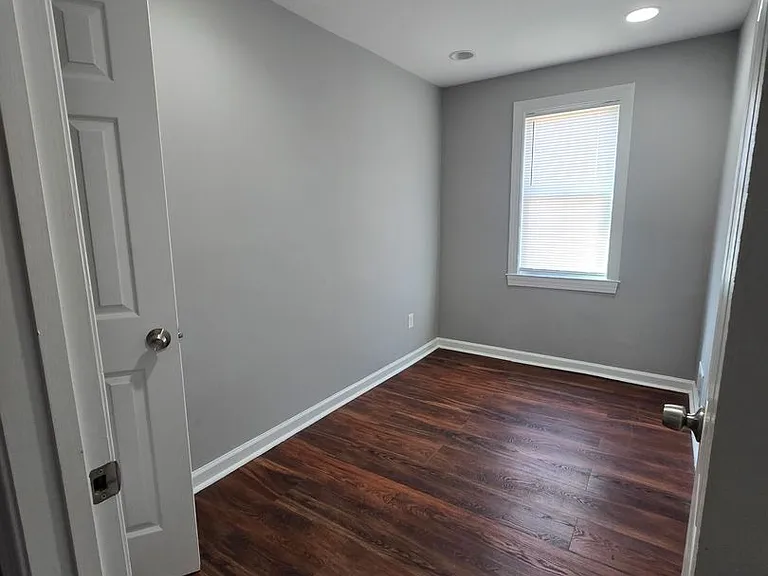 901 Elton Ave — Photo 8
