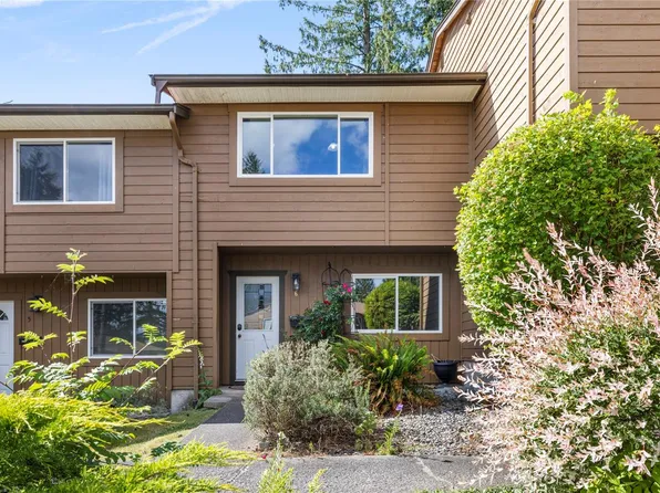 855 Howard Ave #6, Nanaimo, BC V9R 5V4