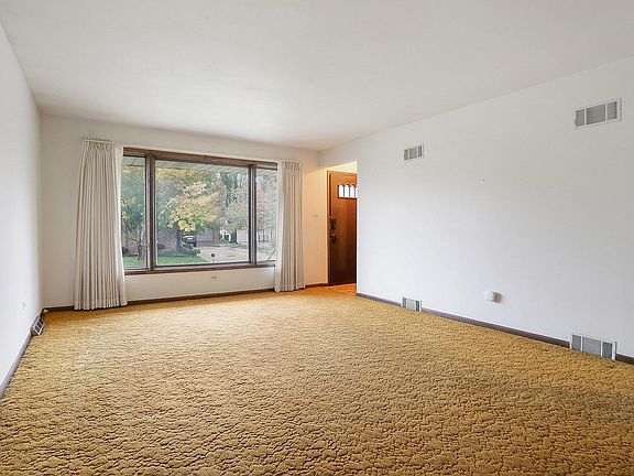 2nd image of 8512 Natoma Ave
