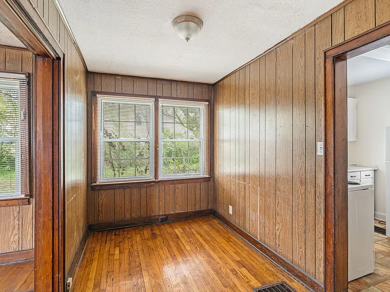 1609 Dunbar St — Photo 9