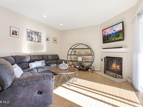 5th image of 637 Indian Oak Ln Unit 103