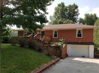 105 Helen St, Excelsior Springs, MO 64024