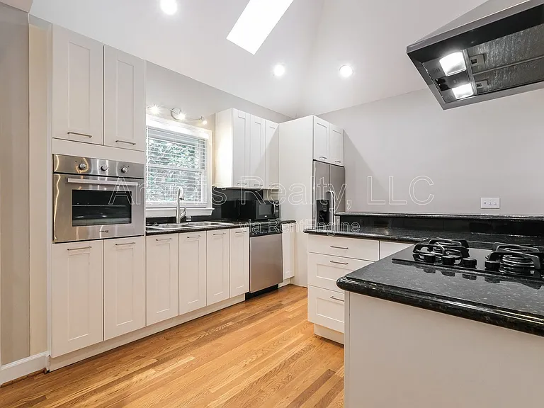 280 Halah Cir NE — Photo 4