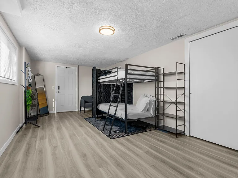 5727 N Sutherlin St #B — Photo 21