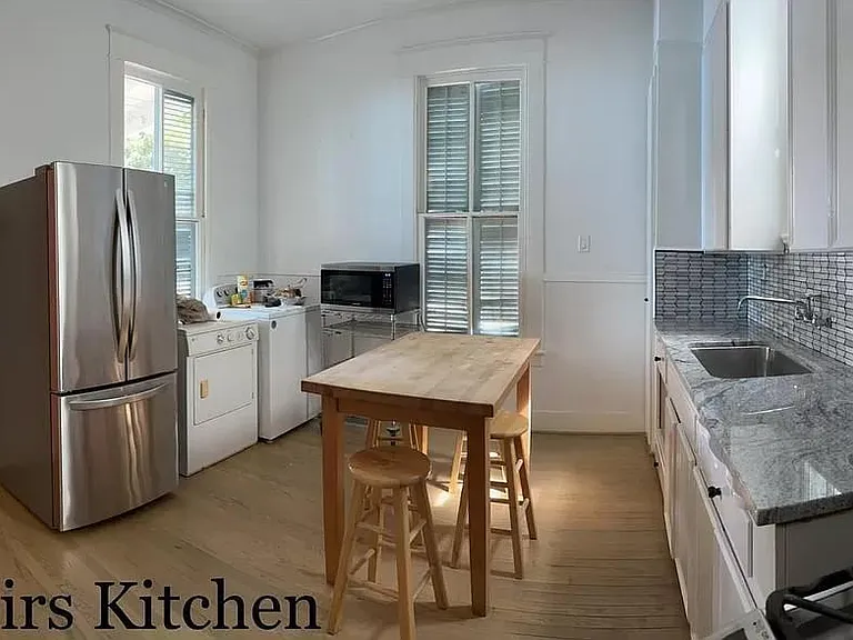 1105 Market St — Photo 2