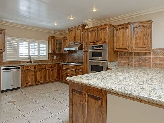 4th image of 1409 S 10th Ave