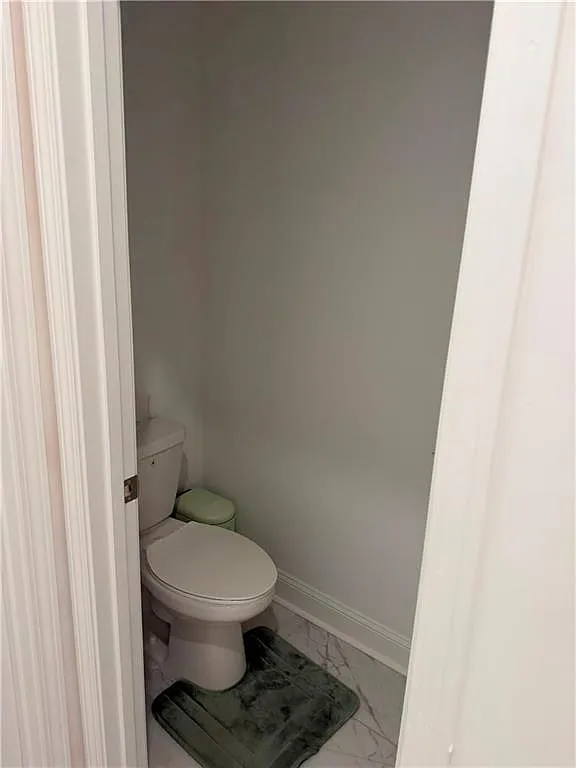 4 bed, 3.5 bath, 2900 sqft, $3,400 — Photo 3