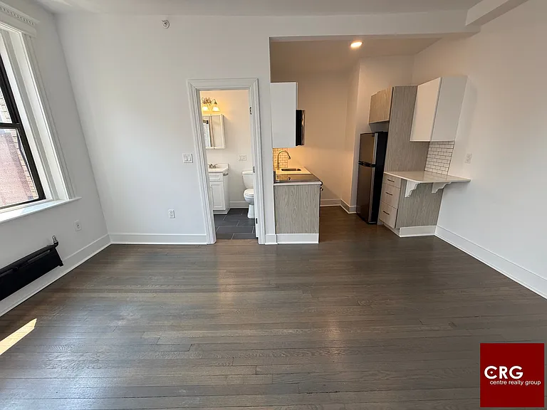 11 Queensberry St #32L — Photo 5