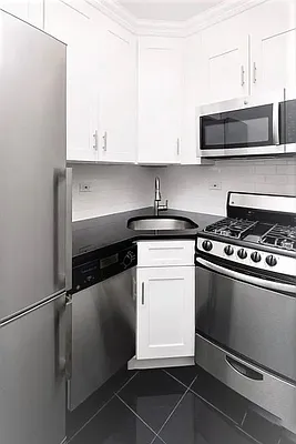 Rented by R New York | media 3