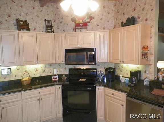 3rd image of 3240 W Daffodil Dr