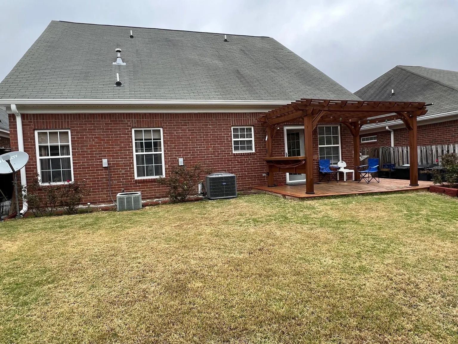 4 bed, 2306 sqft, $2,800 — Photo 2