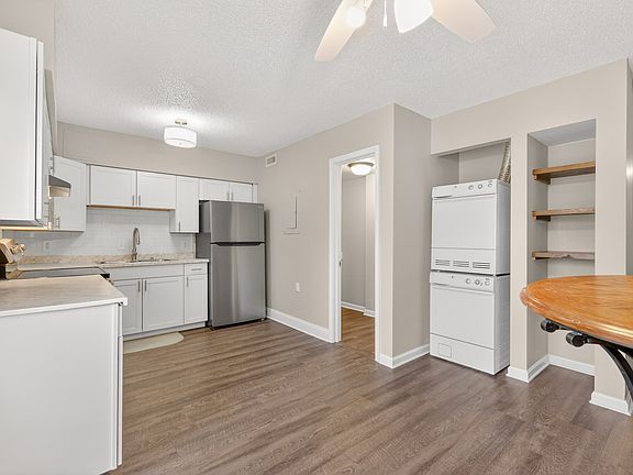 2nd image of 500 Paragon Mills Rd APT B1