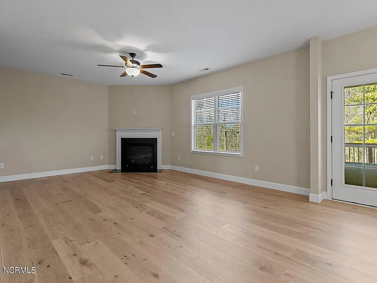 204 Sandy Springs Rd — Photo 9