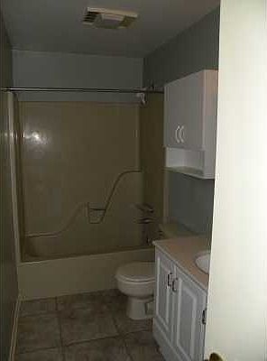 5th image of 19609 Garland St #A