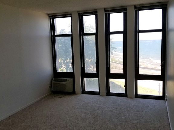 4th image of 6700 S South Shore Dr APT 4J