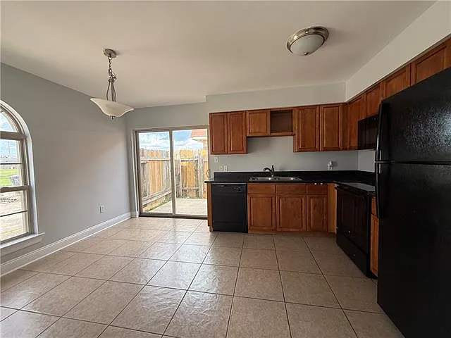 3305 Golden Dr #D — Photo 3