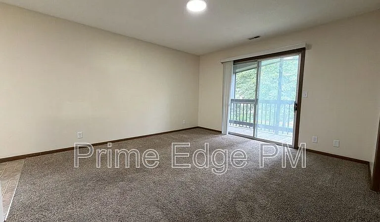 2532 T St #6 — Photo 4