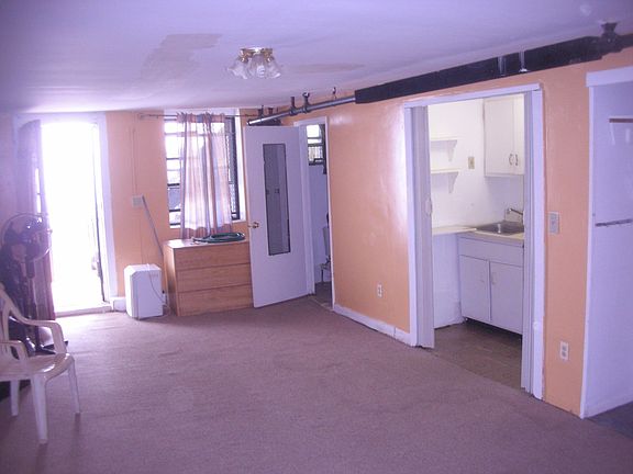 4th image of 2058 Edenwald Ave