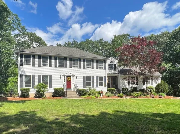 2 Briar Dr, Milford, MA 01757