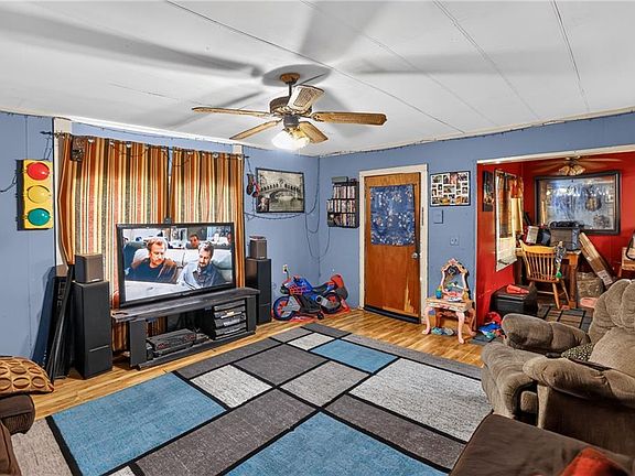 3rd image of 1723 Avenue G