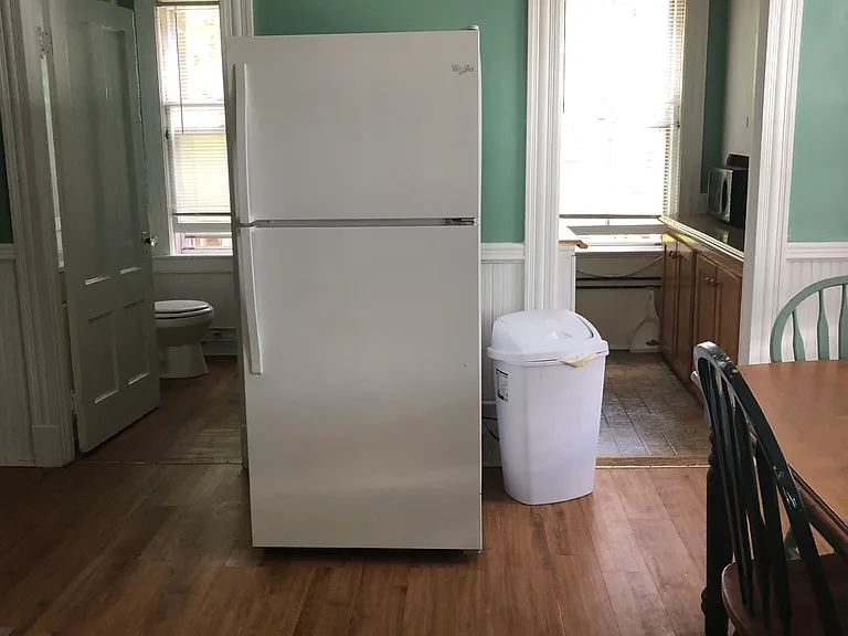 323 Valley St — Photo 5