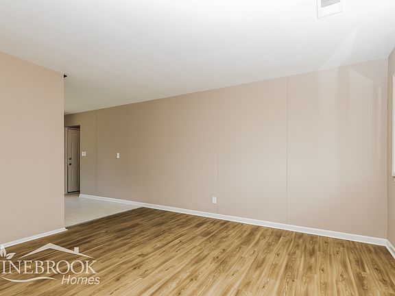3rd image of 1483 Deerland St