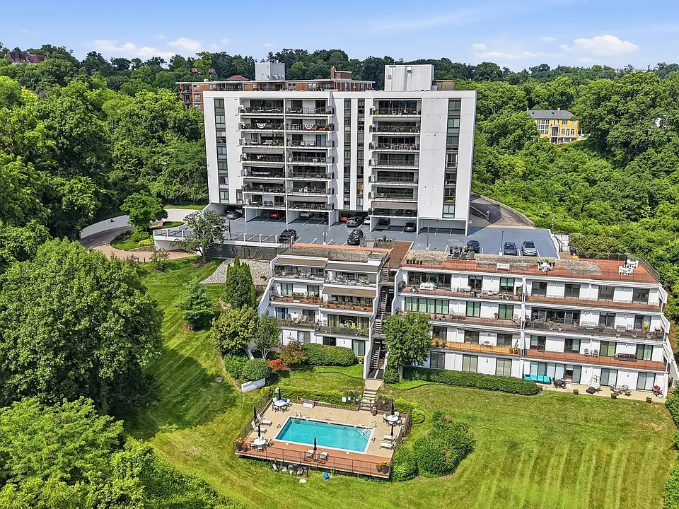 415 Bond Pl #4-C