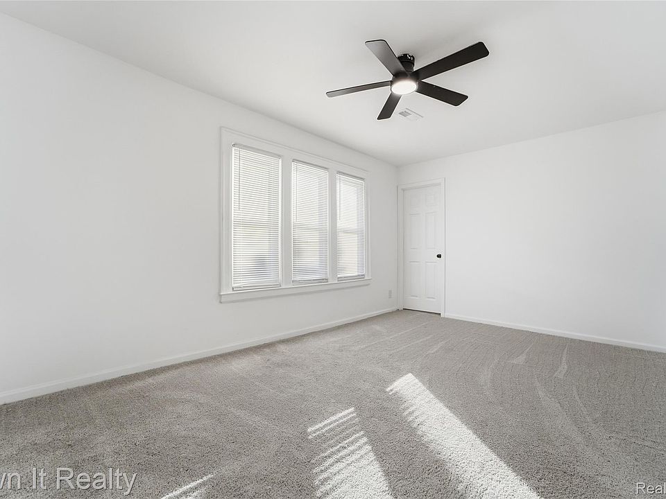 16803 Lawton St, photo 22