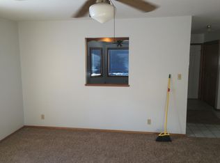 1406 Sturdy Rd, Valparaiso, IN 46383