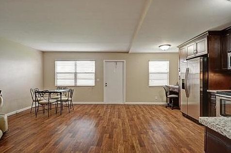 4th image of 402 Tilford S #402