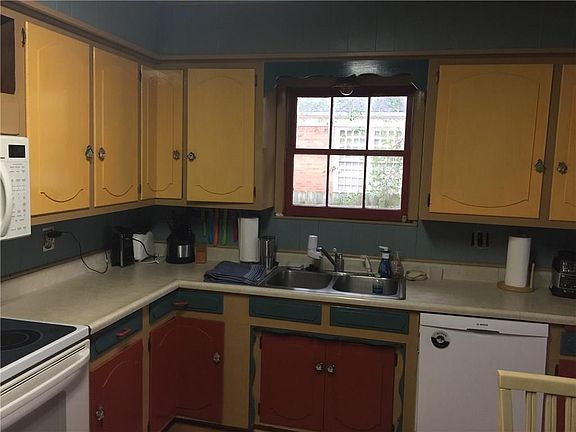 4th image of 1406 Park St