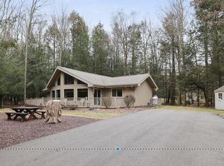 4 Aquarius Ln, Lake Ariel, PA 18436