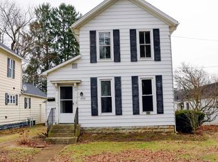 576 N 12th St, Newark, OH 43055