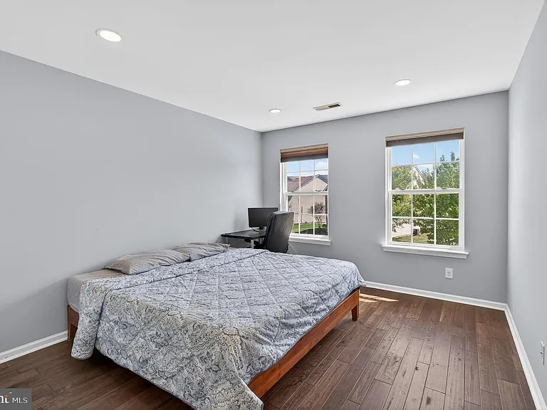 815 S Haines Cir — Photo 22