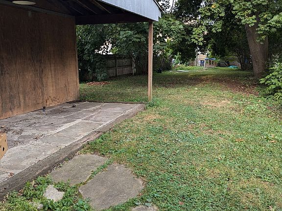 2nd image of 292 Locust St