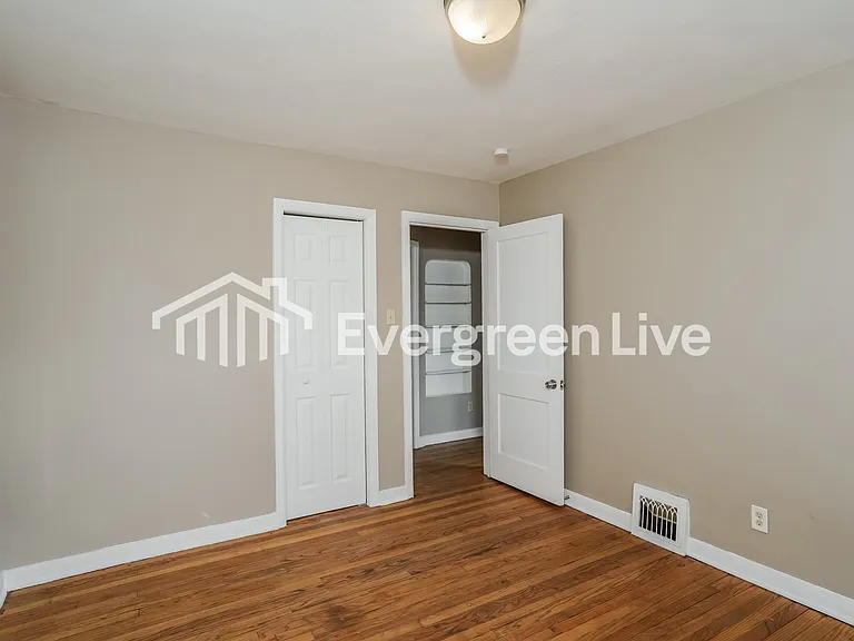 4344 N 52nd St — Photo 11