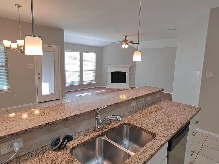 516 Rustic Oak Ln — Photo 8