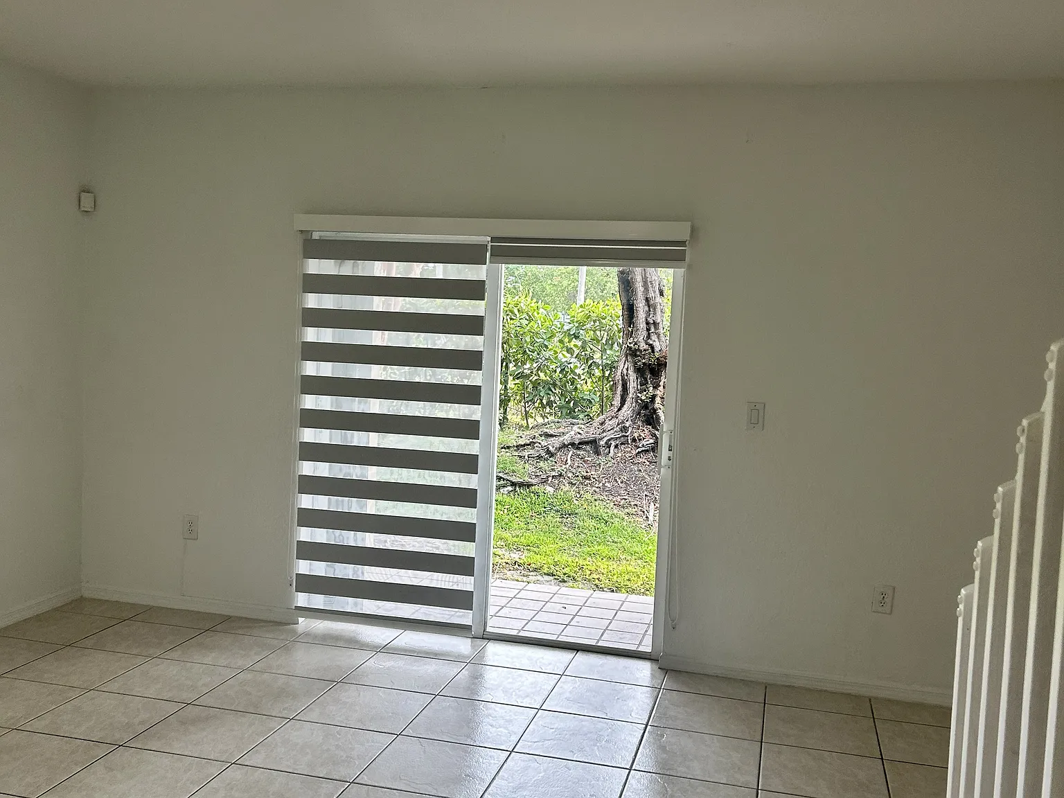 3 bed, 2.5 bath, 1420 sqft, $3,150 — Photo 3
