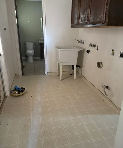 2209 E Palo Alto Ave — Photo 3