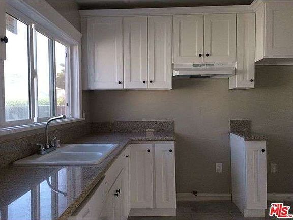 4th image of 4214 Arlington Ave