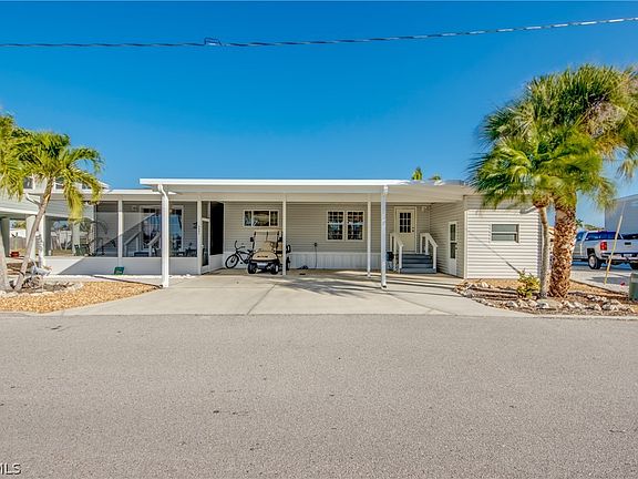 2nd image of 4892 Gulfgate Ln