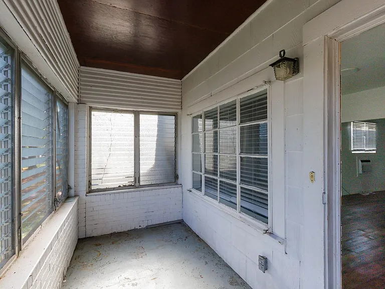 1306 Avenue R — Photo 5